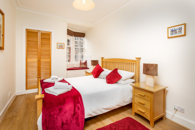 Double Bedroom, 457 Lawnmarket, Royal Mile, Edinburgh Double Bedroom